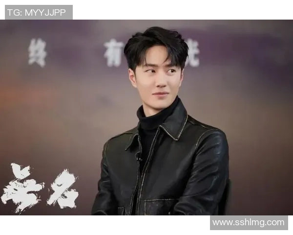 足球明星半脸特写引领潮流风尚 展现独特魅力与个性魅力 足球明星半脸特写引领潮流风尚 展现独特魅力与个性魅力