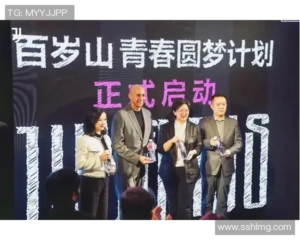 足球球星开见面会的意义与影响：促进球迷互动、提升品牌价值、推动体育文化发展